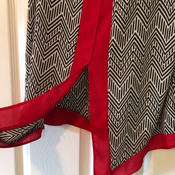 Sleeveless blouse - Picture 5 of 8